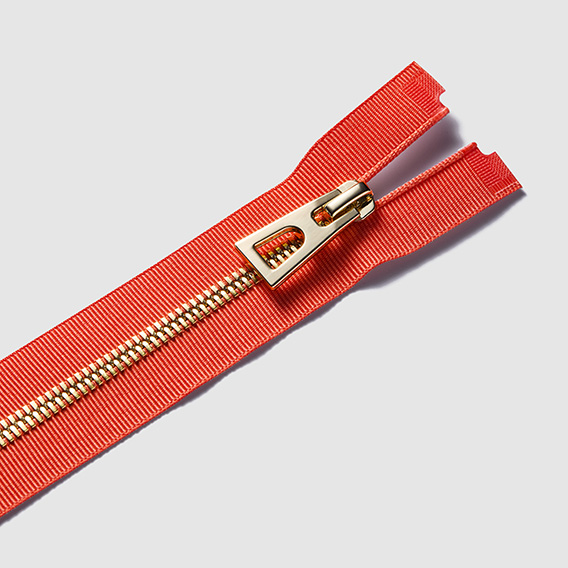 Metal Zipper with Horizontal Textured Tape